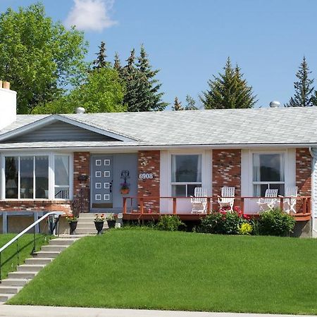 Cozy Nest Bed & Breakfast Калґарі Екстер'єр фото