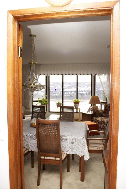 Cozy Nest Bed & Breakfast Калґарі Екстер'єр фото